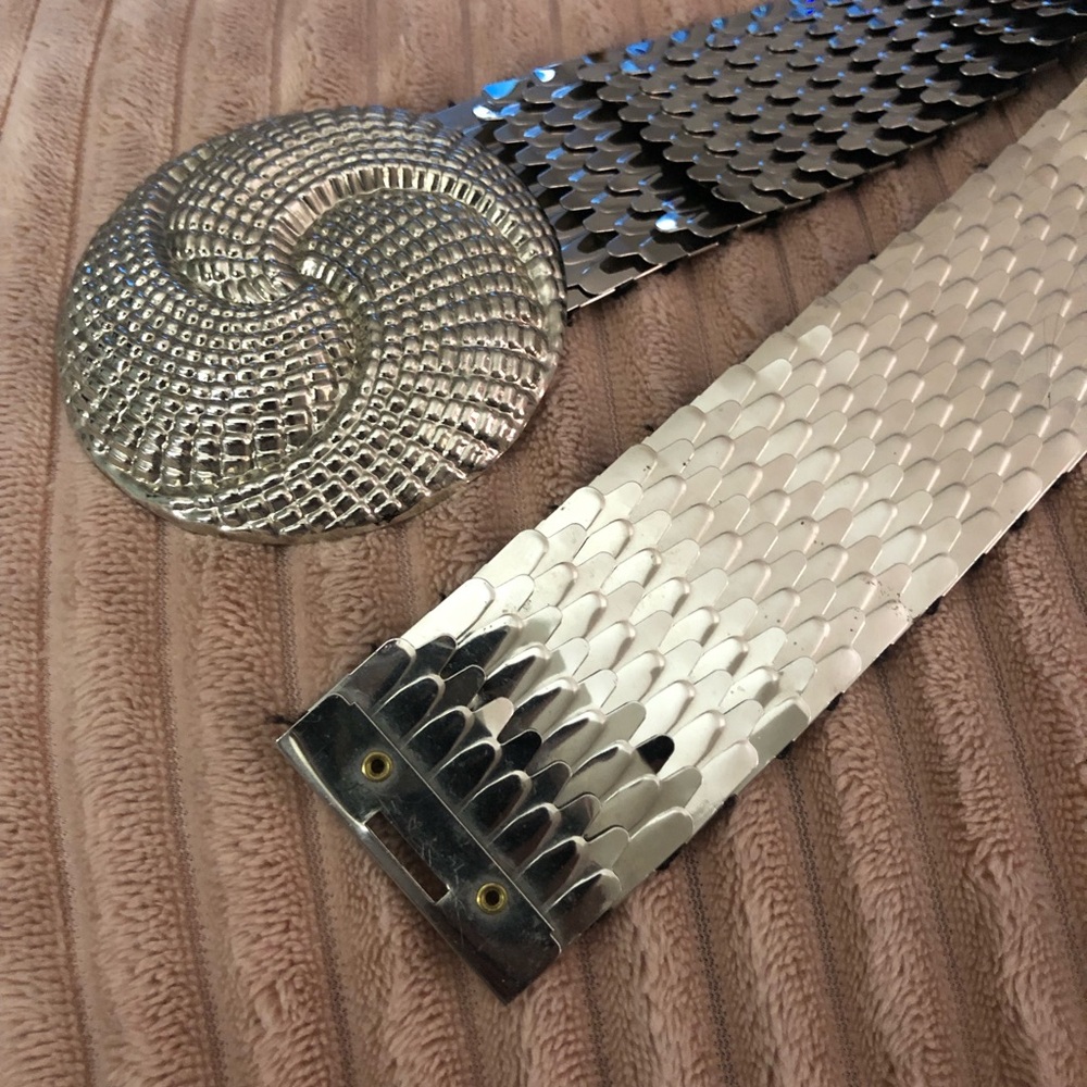 🌟Vintage Metal Belt Silver Snake Fish Scale Disco Elastic Stretch floral buckle🌟 - Picture 10 of 14